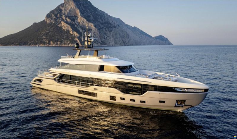 Azimut Grande 38 Trideck