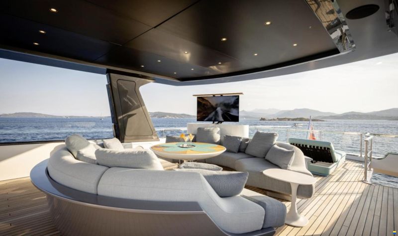 Azimut Grande 38 Trideck