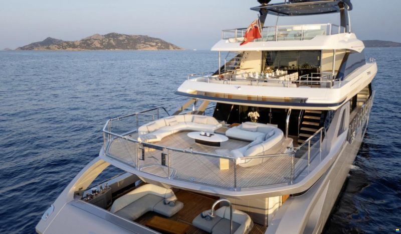 Azimut Grande 38 Trideck