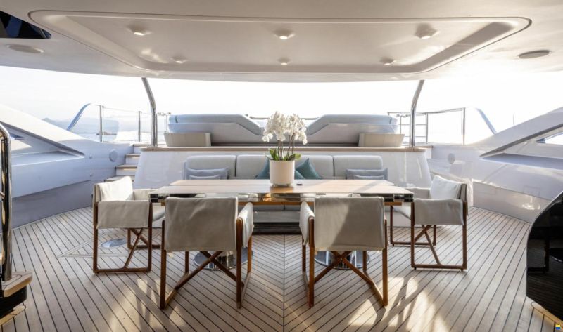 Azimut Grande 38 Trideck
