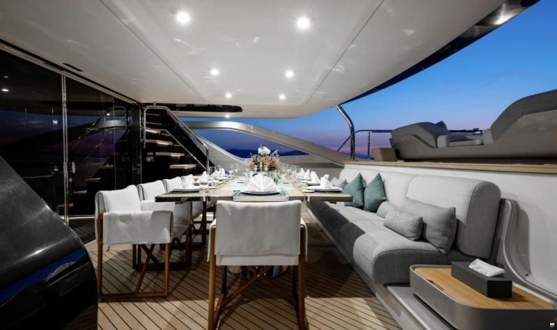Azimut Grande 38 Trideck