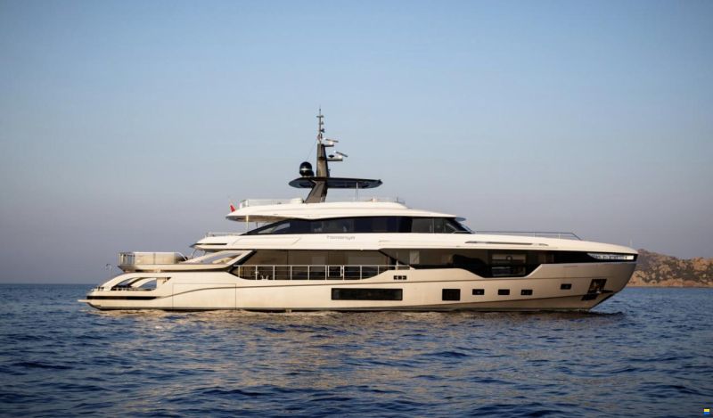 Azimut Grande 38 Trideck