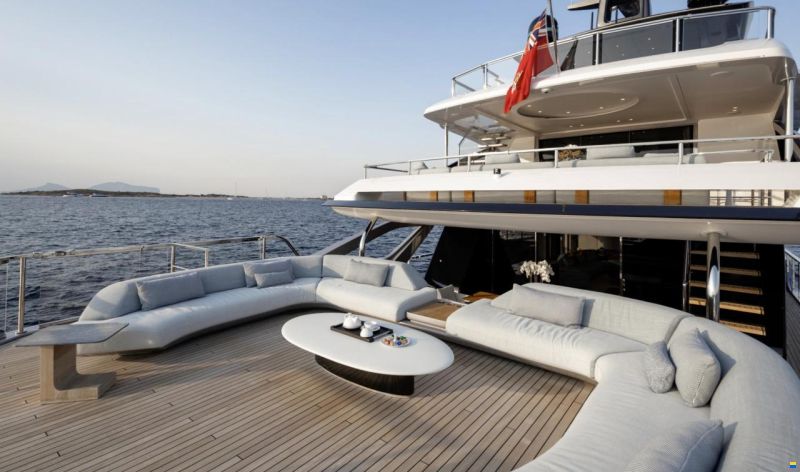 Azimut Grande 38 Trideck