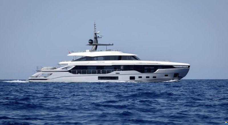 Azimut Grande 38 Trideck