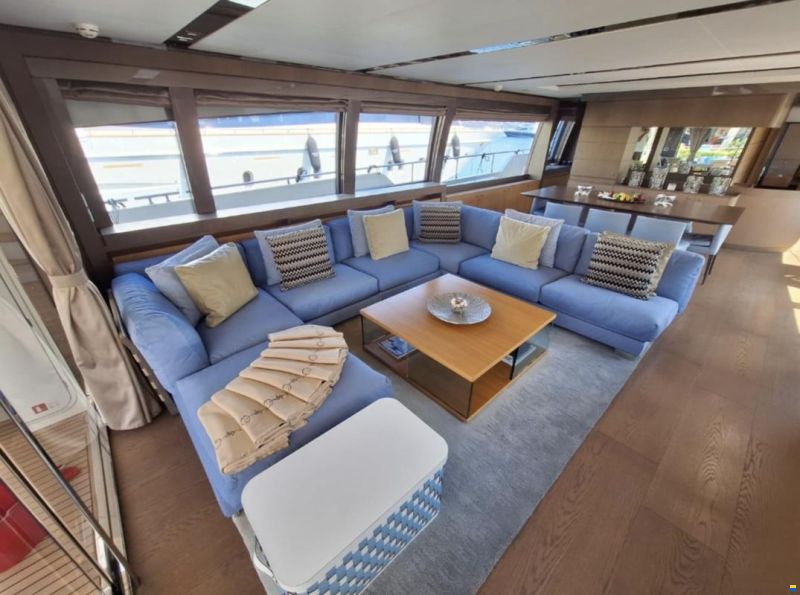 Ferretti 960