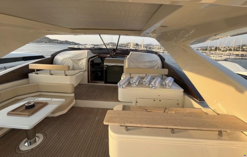 Ferretti 960