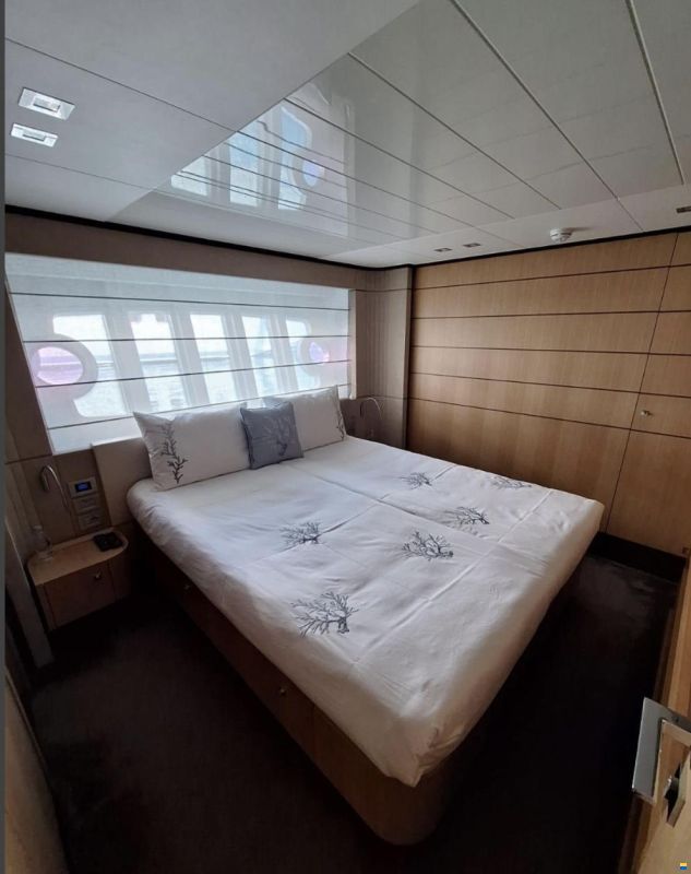 Ferretti 960