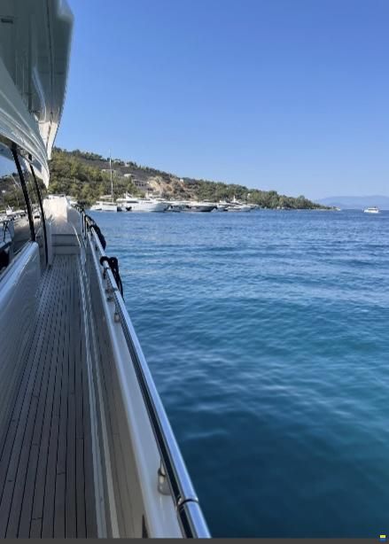 Ferretti 960
