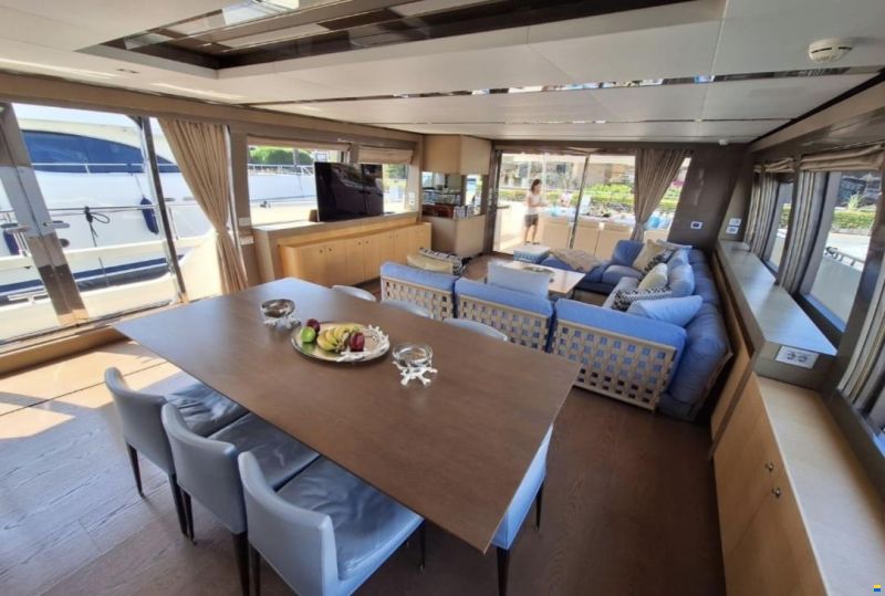 Ferretti 960