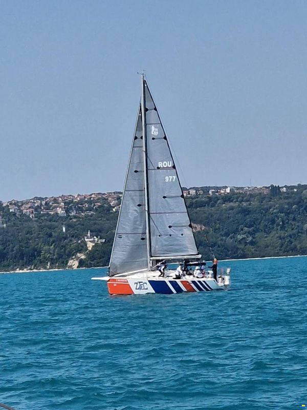 Beneteau First 35