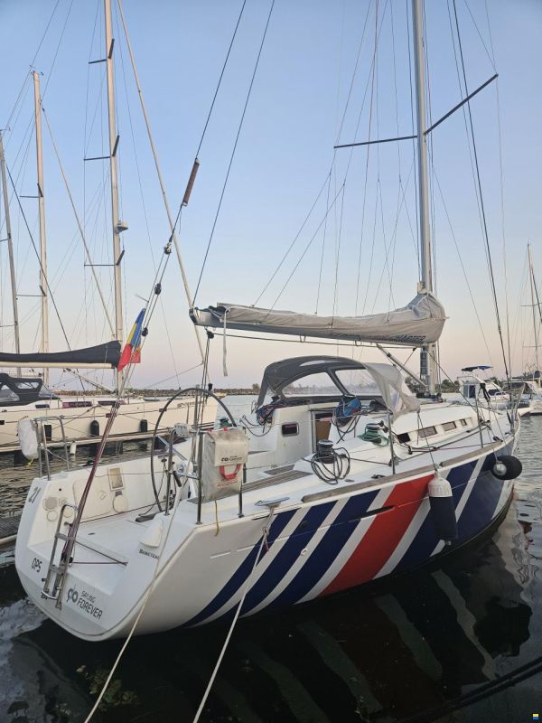 Beneteau First 35