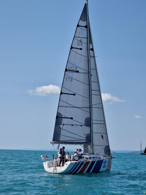 Beneteau First 35