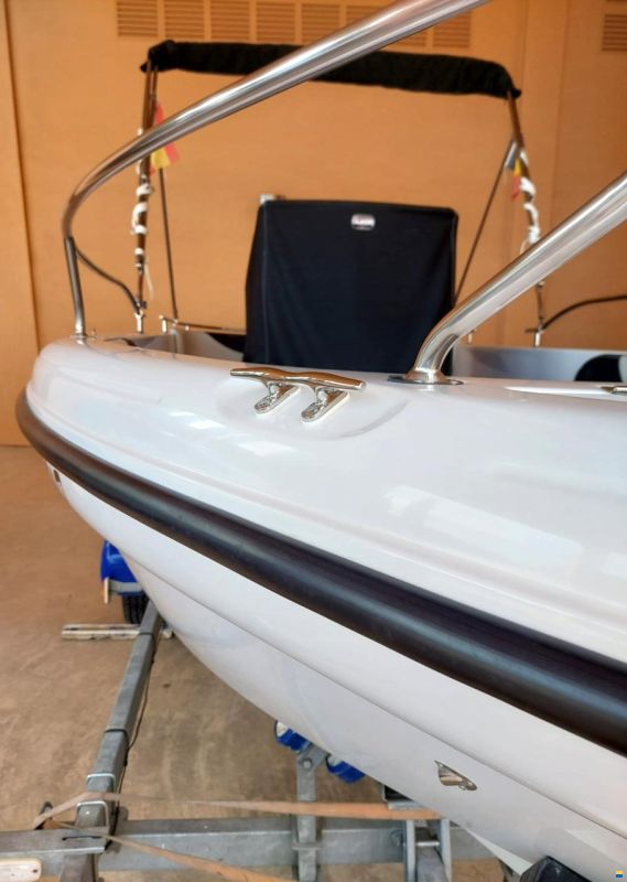 Ranieri Voyager 17