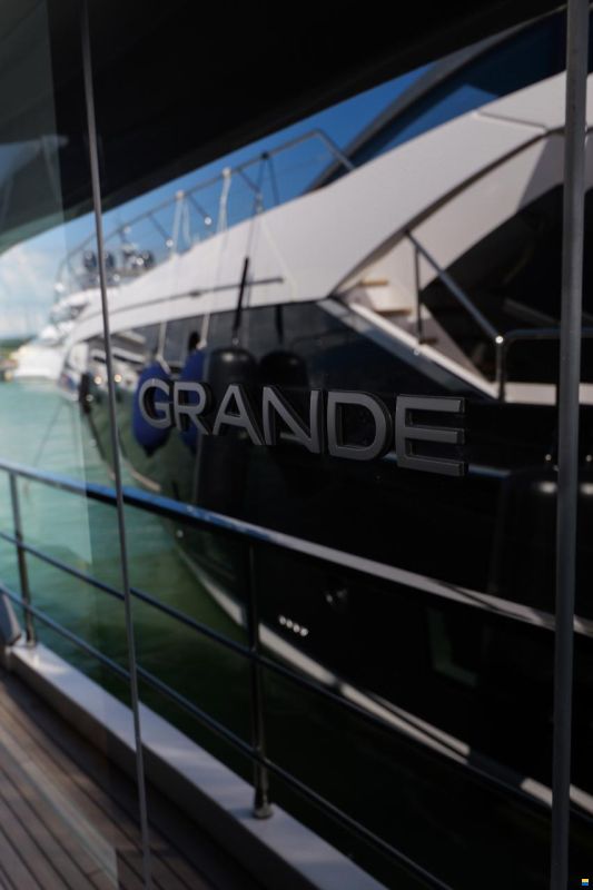 Azimut 26 Grande