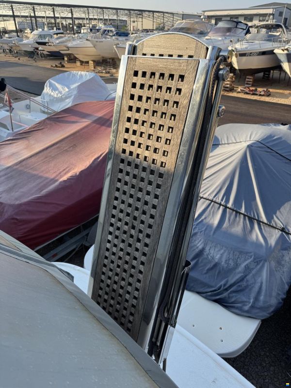 Sealine 360 Statesman