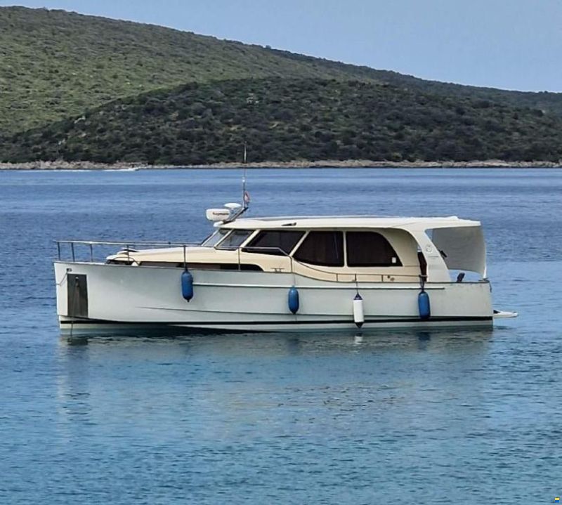 Greenline 33 Hybrid