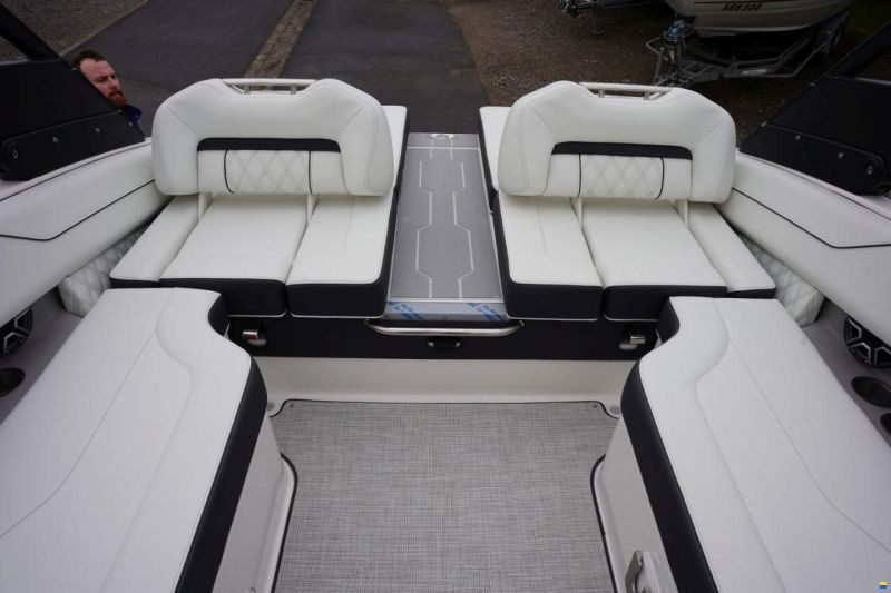 Regal LS 4 BOWRIDER