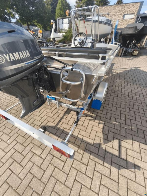 UMS 425 CC Pro MET MOTOR