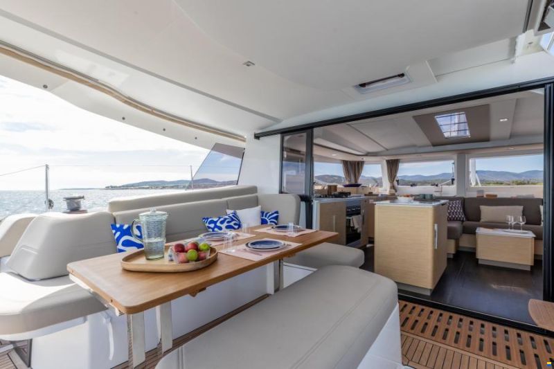 Fountaine Pajot NEW 44