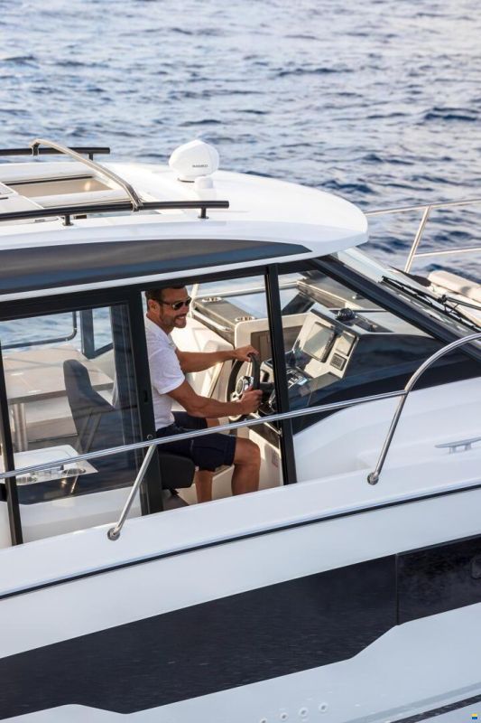 Jeanneau 895 Merry Fisher Cruiser
