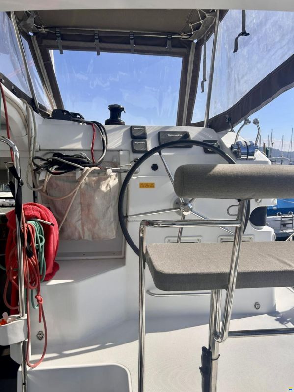 Lagoon 39