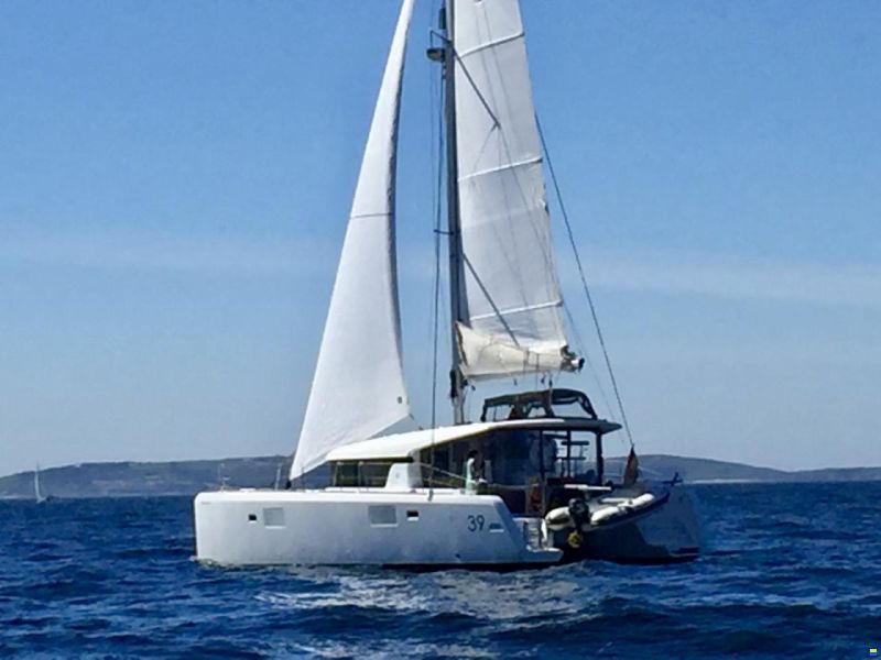 Lagoon 39