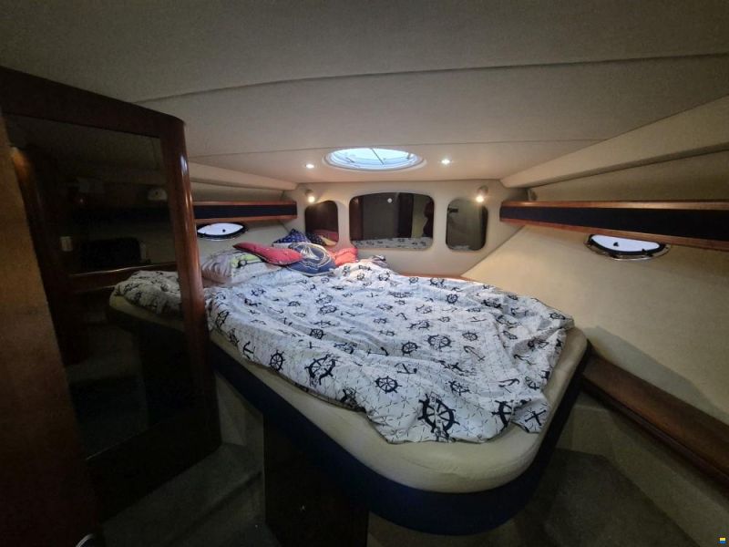 Cruisers 370 Express