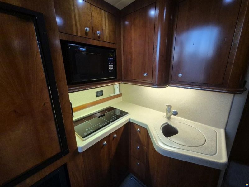 Cruisers 370 Express