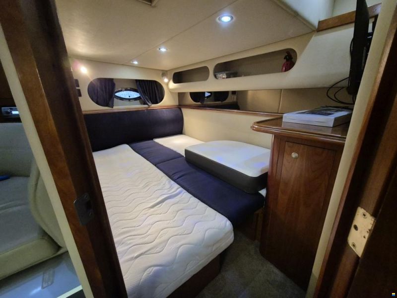 Cruisers 370 Express