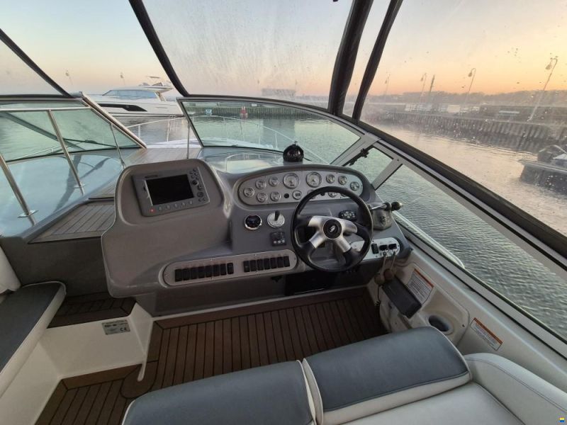 Cruisers 370 Express