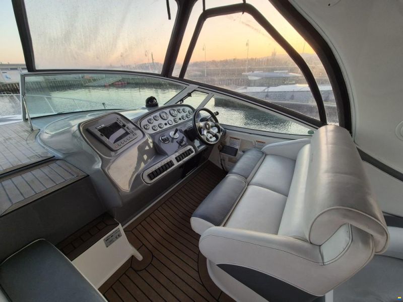 Cruisers 370 Express