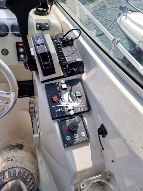 Sealine S 270