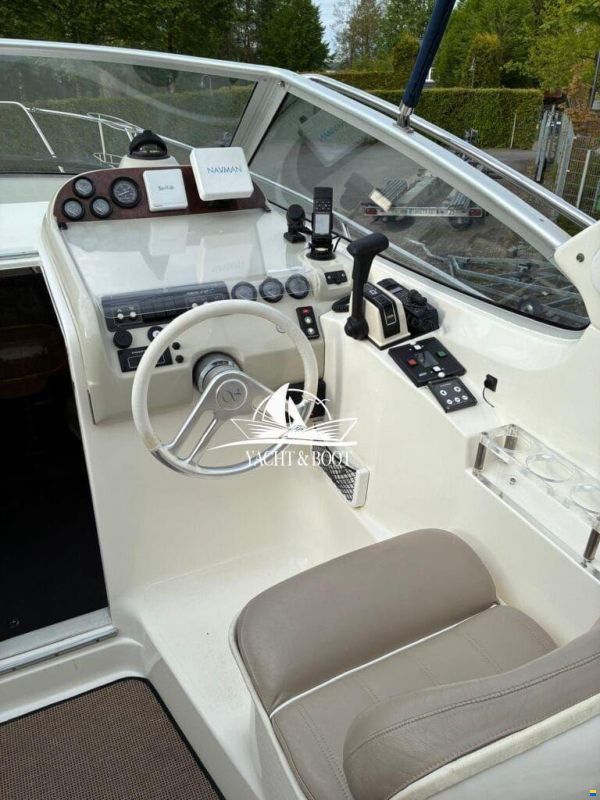 Sealine S 270
