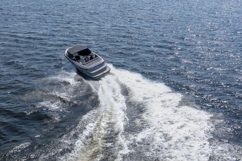 Oud Huijzer 740 TENDER met afsluitbare Cabine voor b