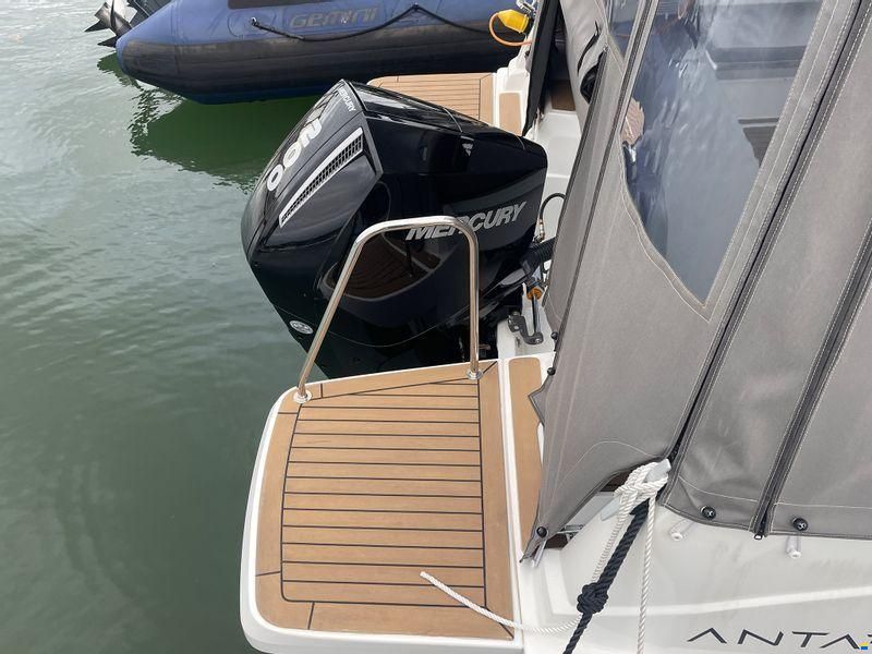 Jeanneau Beneteau Group Antares 8 V2