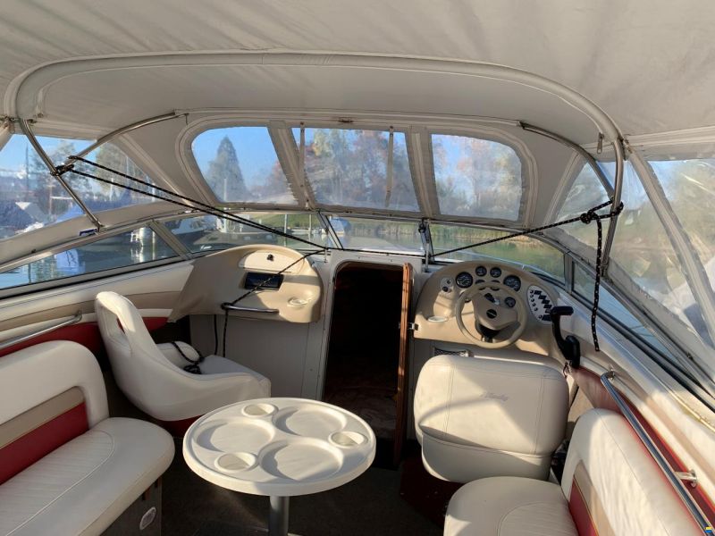 Rinker 232 Captiva Cuddy