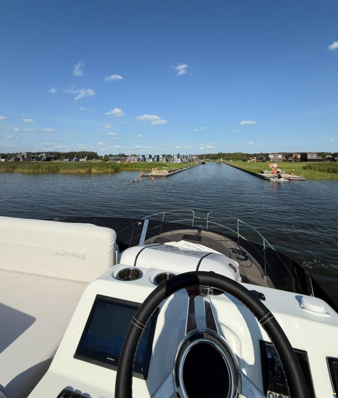Beneteau Antares 11 OB Fly