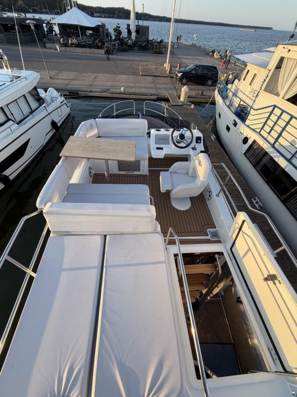Beneteau Antares 11 OB Fly