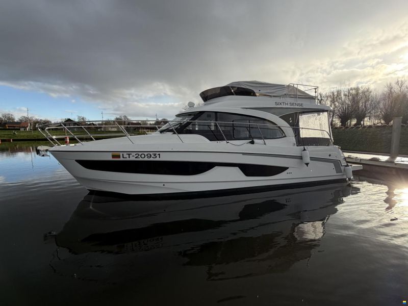 Beneteau Antares 11 OB Fly
