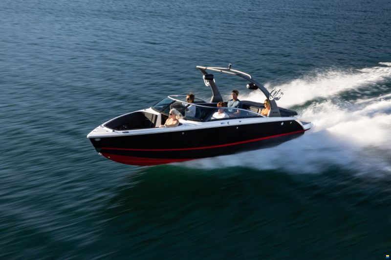 Four Winns H4 Surf Edition