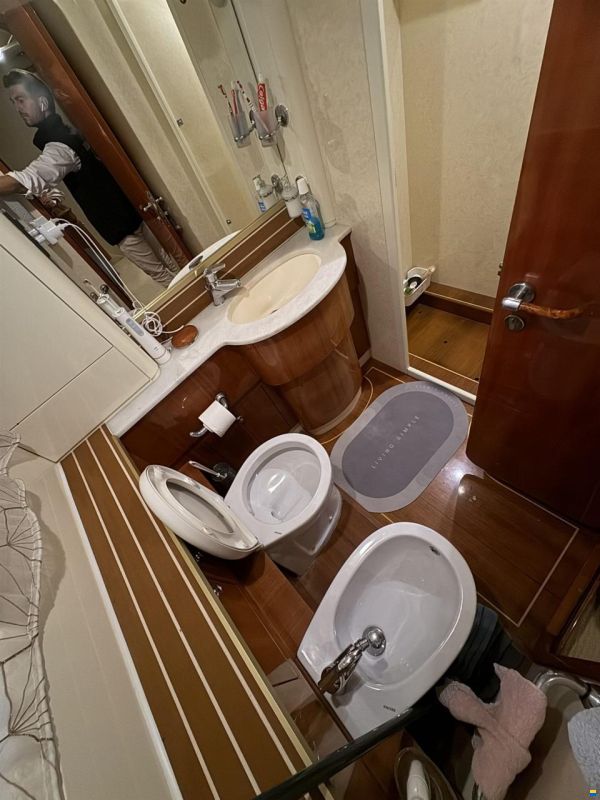 Ferretti 680