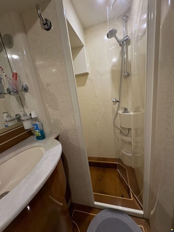 Ferretti 680