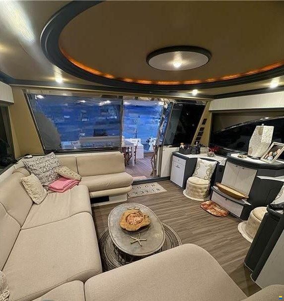 Ferretti 680