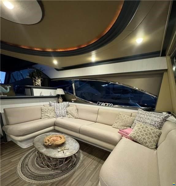 Ferretti 680