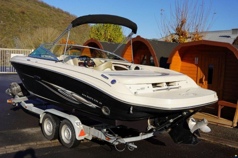 Sea Ray 220 SELECT