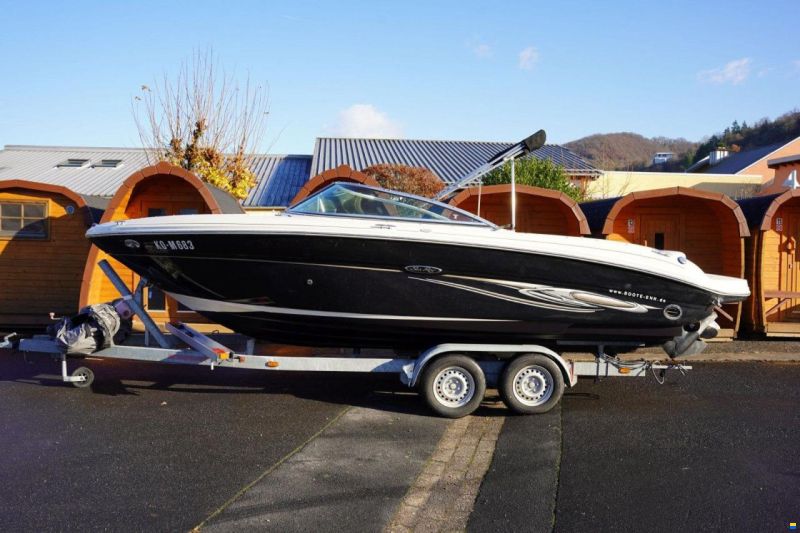 Sea Ray 220 SELECT