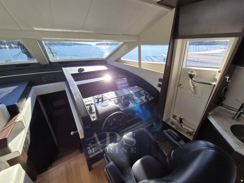 Dominator 62