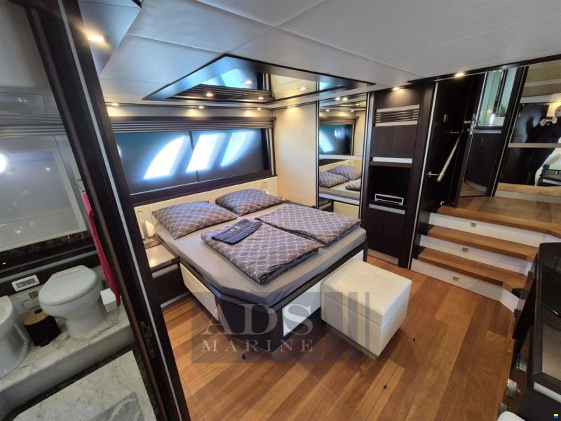 Dominator 62