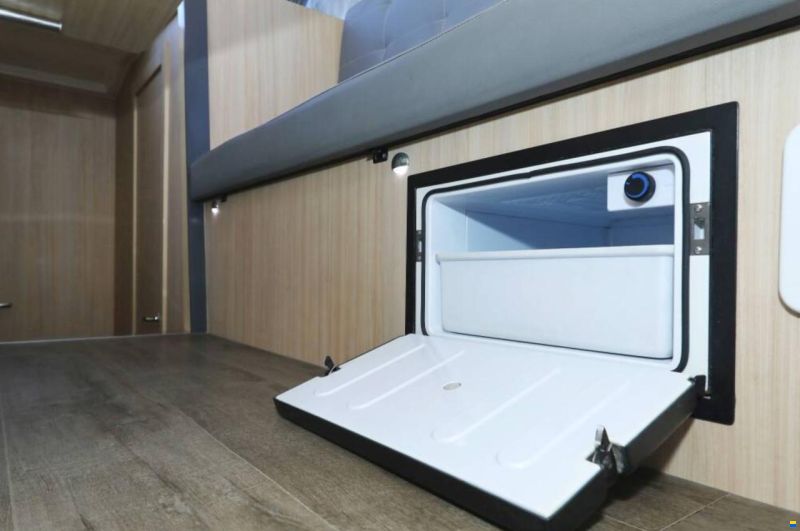 Cobra Futura 40 Grand Horizon