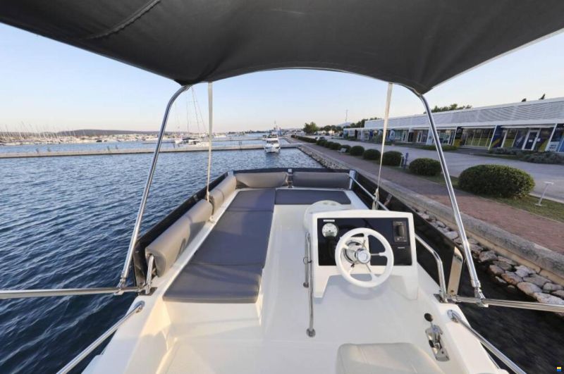 Cobra Futura 40 Grand Horizon